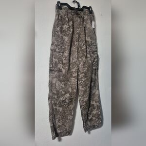 No Boundaries Men's Gray/Green Camouflage-Print Cargo Pants XS